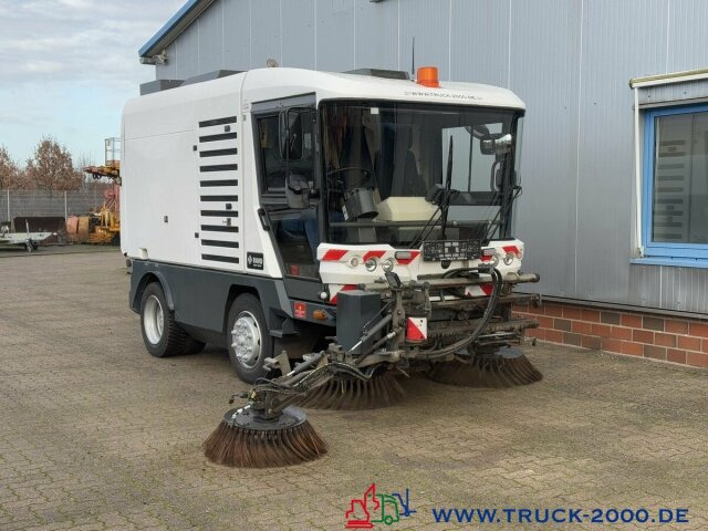 Ravo 540 3 Besensystem Sweeper + Sprühen 50 Km/h - Fejebil: billede 2 Ravo 540 3 Besensystem Sweeper + Sprühen 50 Km/h - Fejebil: billede 2