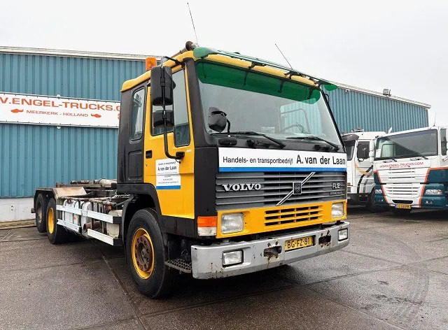 Volvo FL 12.380 6x2 A-RIDE (ORIGINAL DUTCH) HOOK-ARM CONTAINER SYSTEM (FULL STEEL SUSPENSION / REDUCTION AXLE / 10 TIRES / 8.000 KG. F - Lastbil kroghejs: billede 2 Volvo FL 12.380 6x2 A-RIDE (ORIGINAL DUTCH) HOOK-ARM CONTAINER SYSTEM (FULL STEEL SUSPENSION / REDUCTION AXLE / 10 TIRES / 8.000 KG. F - Lastbil kroghejs: billede 2