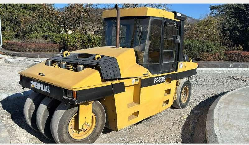 Caterpillar PS300B - Gummihjulstromle: billede 2 Caterpillar PS300B - Gummihjulstromle: billede 2