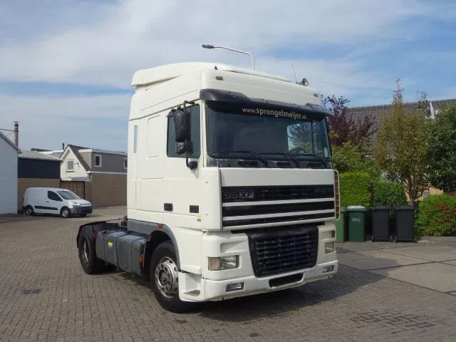 DAF XF 430 EURO3 MANAULE GEAR - Trækker: billede 2 DAF XF 430 EURO3 MANAULE GEAR - Trækker: billede 2