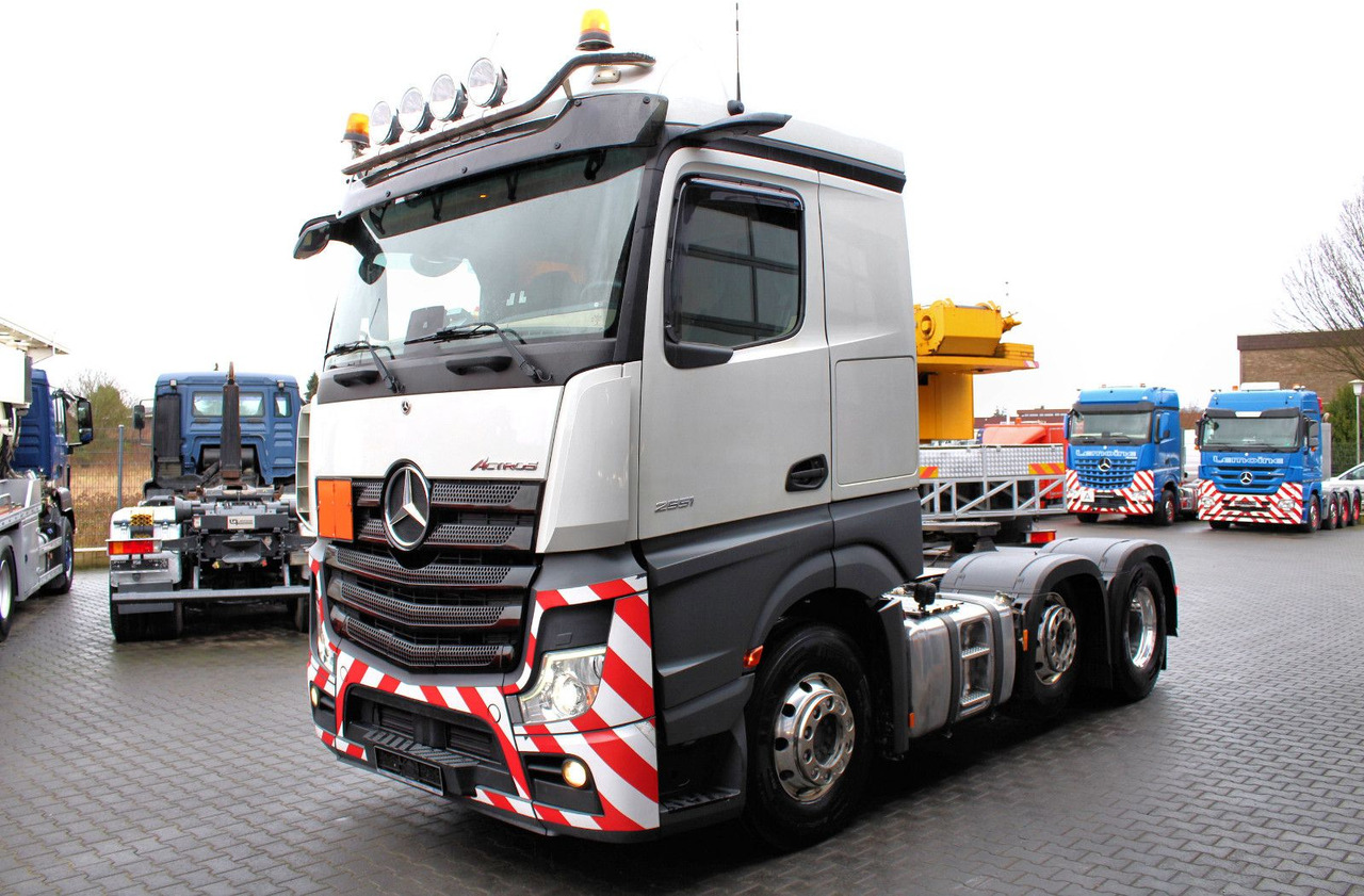 Mercedes-Benz Actros 2551 6x2 BigSpace 68 to Schwerlast + LIFT - Trækker: billede 2 Mercedes-Benz Actros 2551 6x2 BigSpace 68 to Schwerlast + LIFT - Trækker: billede 2