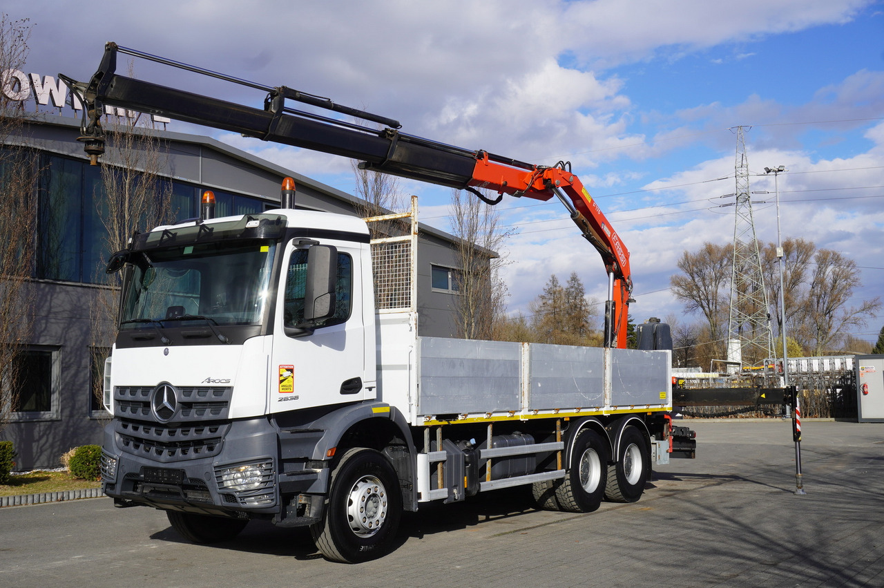MERCEDES-BENZ AROCS 2636 Flatbed / HDS FASSI F175 7.7 T / 150,000 km - Mobilkran: billede 1 MERCEDES-BENZ AROCS 2636 Flatbed / HDS FASSI F175 7.7 T / 150,000 km - Mobilkran: billede 1