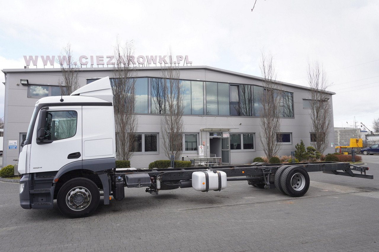 MERCEDES-BENZ Actros 1824 / 9.1 m chassis / sleeping cabin - Lastbil chassis: billede 2 MERCEDES-BENZ Actros 1824 / 9.1 m chassis / sleeping cabin - Lastbil chassis: billede 2