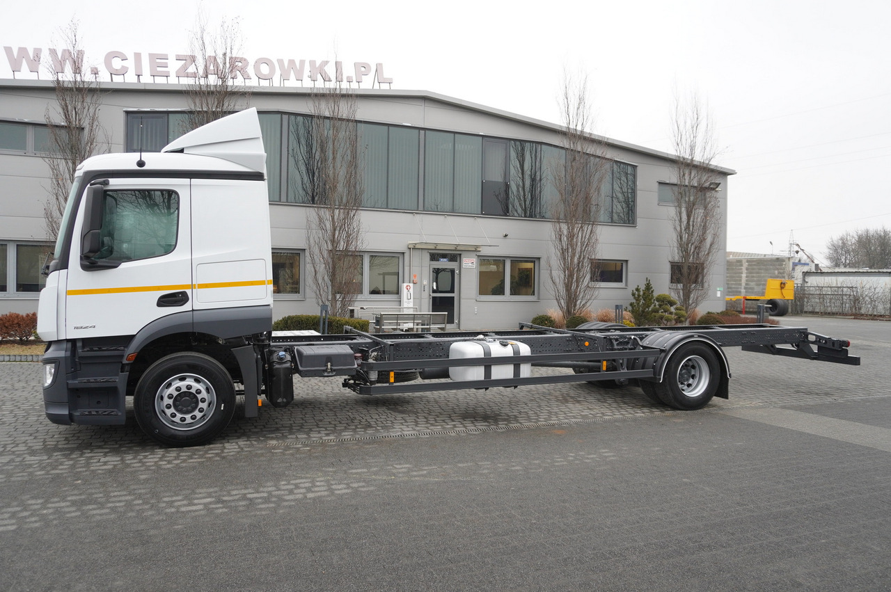 MERCEDES-BENZ Actros 1824 / 9.1 m chassis / sleeping cabin - Lastbil chassis: billede 3 MERCEDES-BENZ Actros 1824 / 9.1 m chassis / sleeping cabin - Lastbil chassis: billede 3