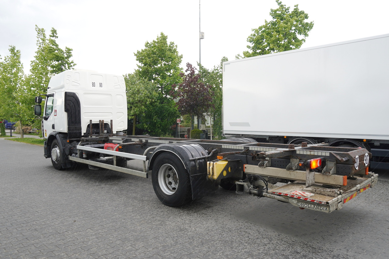 RENAULT D19 Wide Glob / BDF / load capacity 11t / 280 thousand km / tail lift - Lastbil chassis: billede 3 RENAULT D19 Wide Glob / BDF / load capacity 11t / 280 thousand km / tail lift - Lastbil chassis: billede 3
