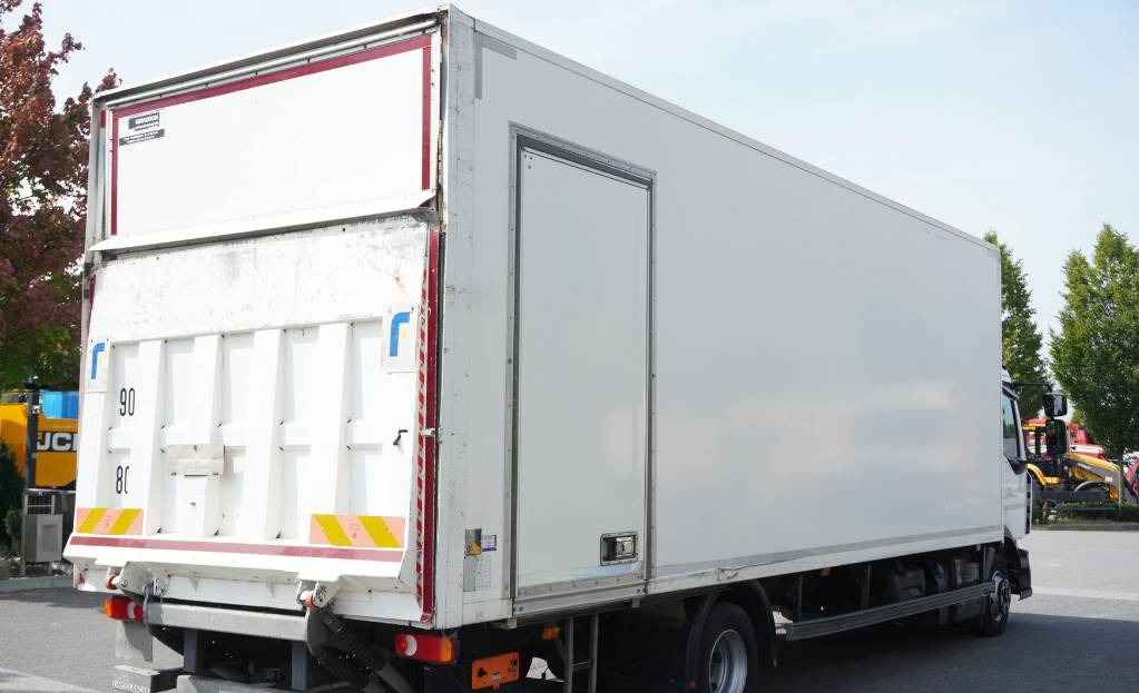 RENAULT Renault D12 E6 / Container 18 pallets / Lift - Lastbil varevogn: billede 5 RENAULT Renault D12 E6 / Container 18 pallets / Lift - Lastbil varevogn: billede 5