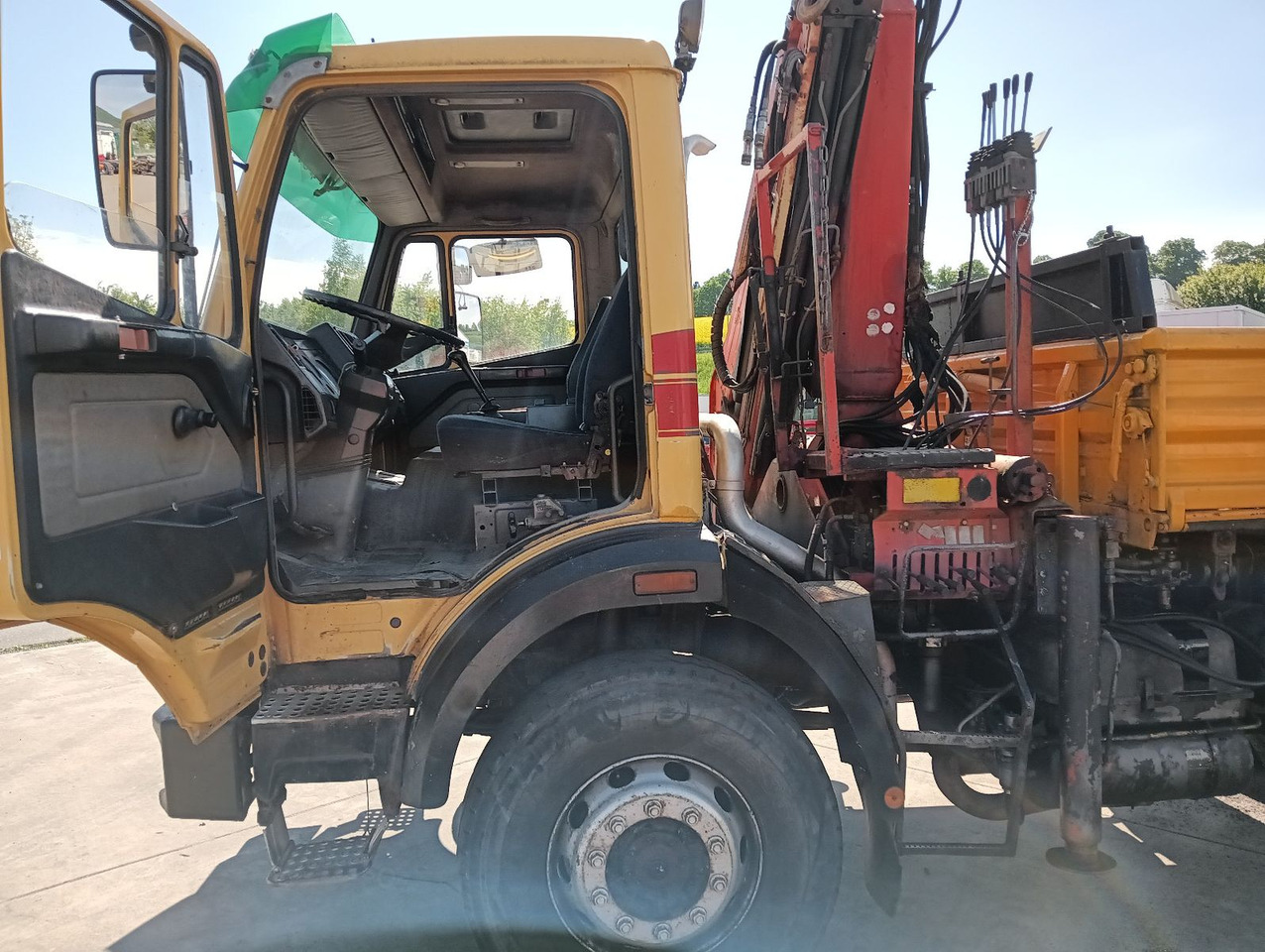 Mercedes-Benz SK 1722 AK 4x4 Blatt Schalter PalfingerPK10500A4 - Tipvogn lastbil, Lastbil med kran: billede 4 Mercedes-Benz SK 1722 AK 4x4 Blatt Schalter PalfingerPK10500A4 - Tipvogn lastbil, Lastbil med kran: billede 4