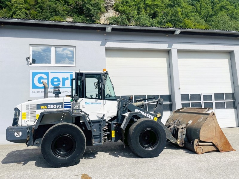 Komatsu WA250PZ-6 (3824) - Gummihjulslæsser: billede 2 Komatsu WA250PZ-6 (3824) - Gummihjulslæsser: billede 2