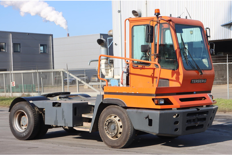 Terberg YT182 - Terminaltraktor: billede 1 Terberg YT182 - Terminaltraktor: billede 1