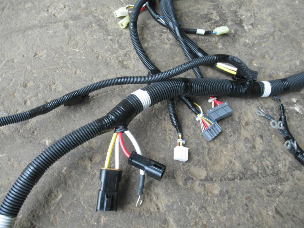 New Holland LF13E01056P2 - LF13E01056P1 - Kabel/ Ledning for Entreprenørmaskin: billede 3 New Holland LF13E01056P2 - LF13E01056P1 - Kabel/ Ledning for Entreprenørmaskin: billede 3