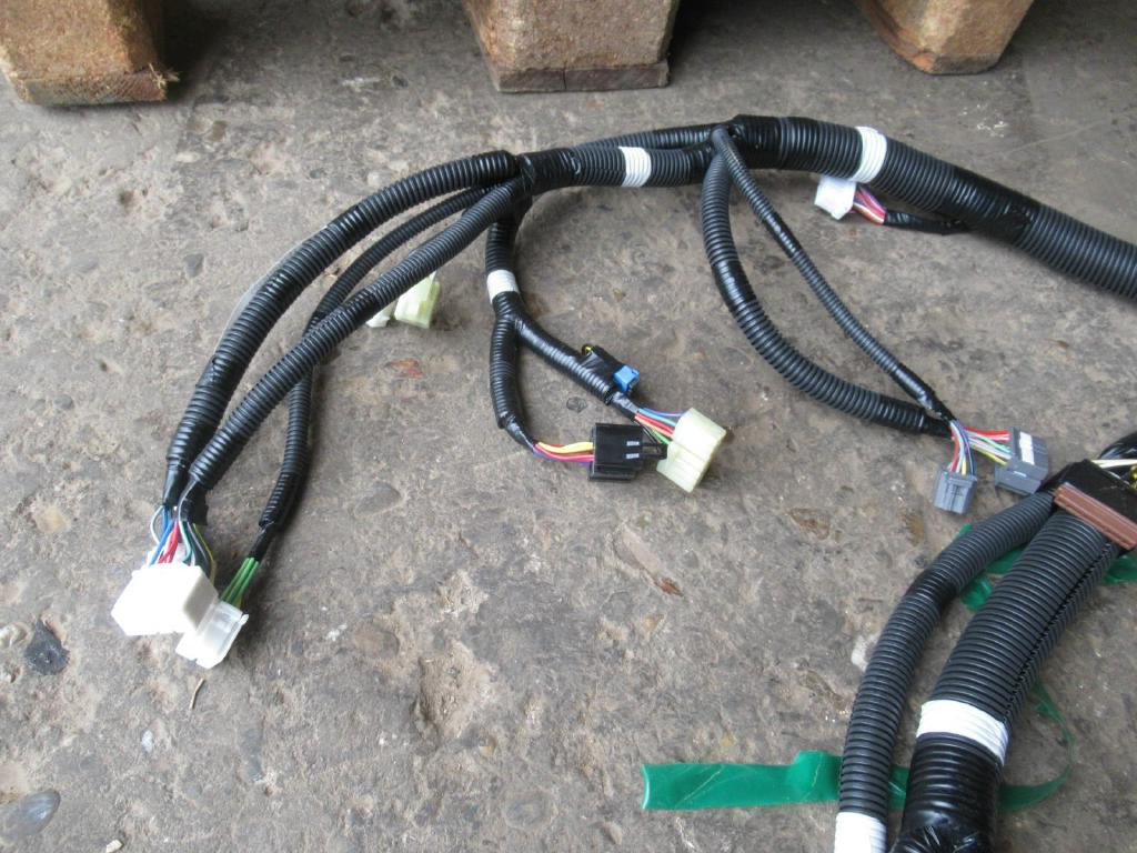 New Holland LF13E01056P2 - LF13E01056P1 - Kabel/ Ledning for Entreprenørmaskin: billede 4 New Holland LF13E01056P2 - LF13E01056P1 - Kabel/ Ledning for Entreprenørmaskin: billede 4