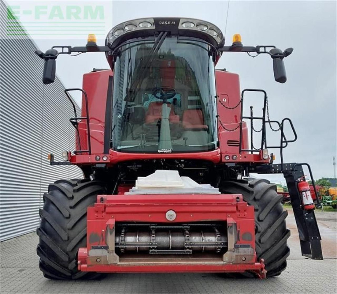 Case-IH axial flow 8240 med 30 fods vario skærebord - Mejetærsker: billede 4 Case-IH axial flow 8240 med 30 fods vario skærebord - Mejetærsker: billede 4