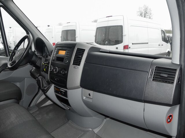 MERCEDES-BENZ Sprinter 311 CDI DOKA Pritsche,AHK,Standheizung - Ladbil, Mandskabsbil: billede 2 MERCEDES-BENZ Sprinter 311 CDI DOKA Pritsche,AHK,Standheizung - Ladbil, Mandskabsbil: billede 2