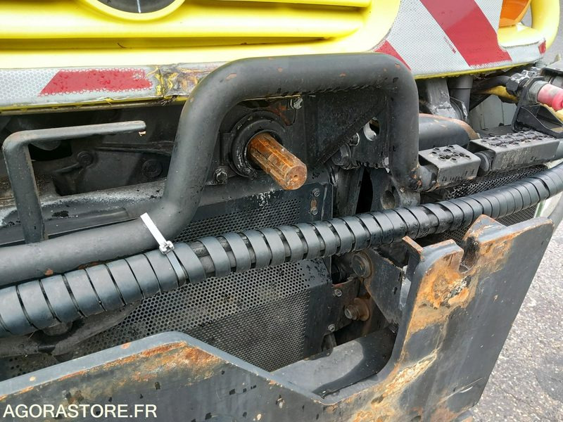 MERCEDES UNIMOG 4X4 4RD AVEC SALEUSE ET AILERONS KU0105 SL0307 AB0107 AB0107 - Snerydningsmaskine: billede 3 MERCEDES UNIMOG 4X4 4RD AVEC SALEUSE ET AILERONS KU0105 SL0307 AB0107 AB0107 - Snerydningsmaskine: billede 3