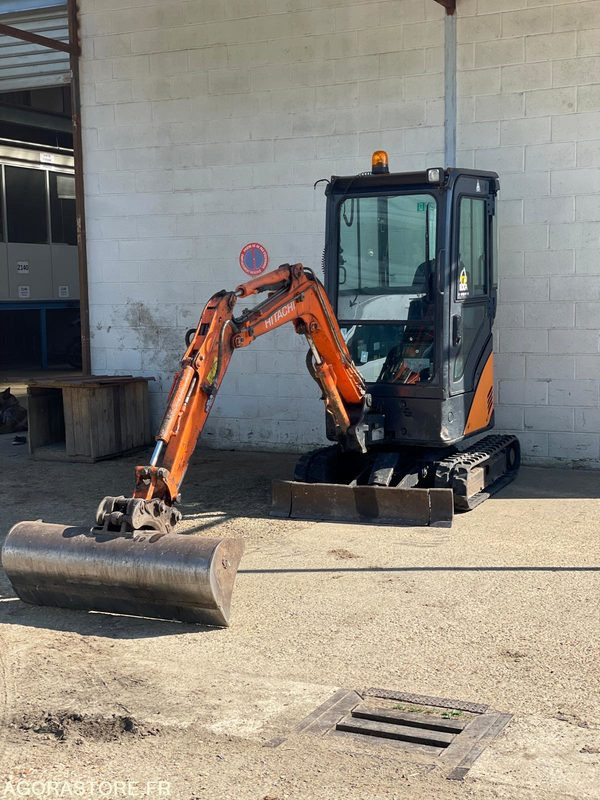 MINI-PELLE SUR CHENILLE CAOUTCHOUC HITACHI ZX17U-2 15CV 1.9T AVEC 3 GODETS - Gravemaskine: billede 1 MINI-PELLE SUR CHENILLE CAOUTCHOUC HITACHI ZX17U-2 15CV 1.9T AVEC 3 GODETS - Gravemaskine: billede 1