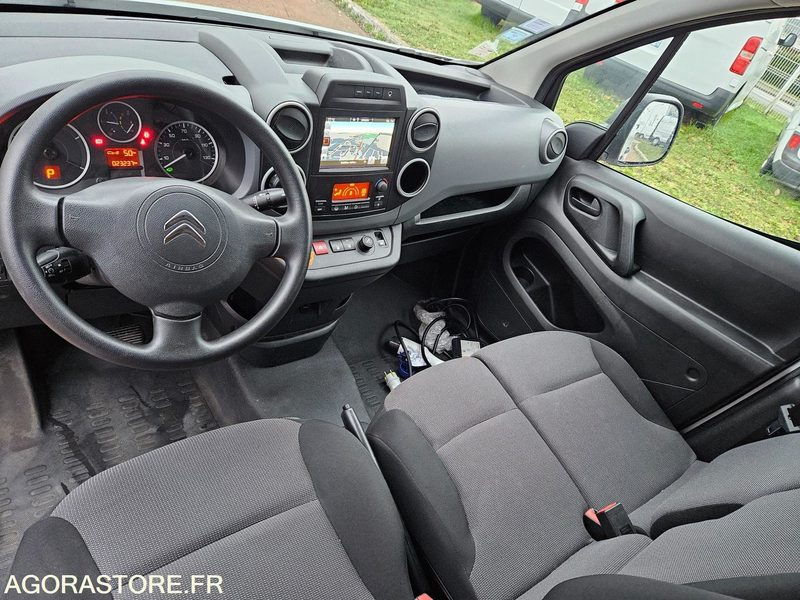 PEUGEOT PARTNER ÉLECTRIQUE 3 PLACES GPS CLIM - 2017 - 23300KMS - Små varebil, El-varebil: billede 5 PEUGEOT PARTNER ÉLECTRIQUE 3 PLACES GPS CLIM - 2017 - 23300KMS - Små varebil, El-varebil: billede 5