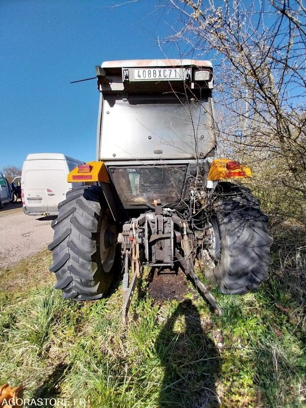 TRACTEUR ENAULT ERGOS100 + CHARGEUR FAUCHEUX - Traktor: billede 3 TRACTEUR ENAULT ERGOS100 + CHARGEUR FAUCHEUX - Traktor: billede 3