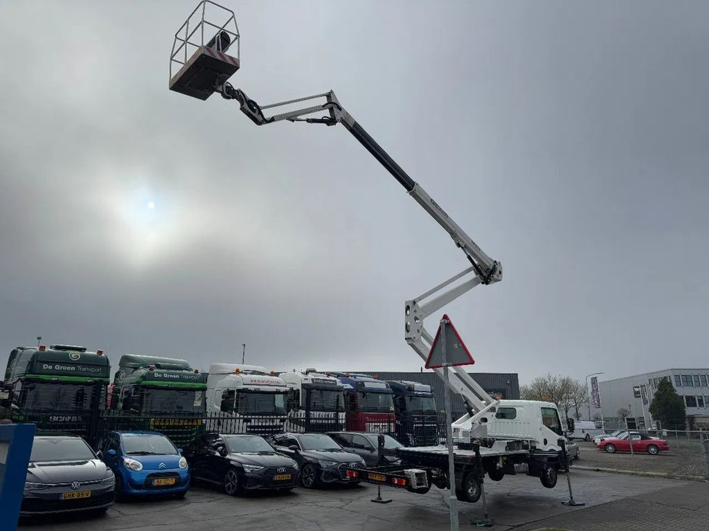 Nissan CABSTAR 35.12 + ISOLI 21 METER AERIAL PLATFORM - Lastbil med mandskabslift: billede 5 Nissan CABSTAR 35.12 + ISOLI 21 METER AERIAL PLATFORM - Lastbil med mandskabslift: billede 5