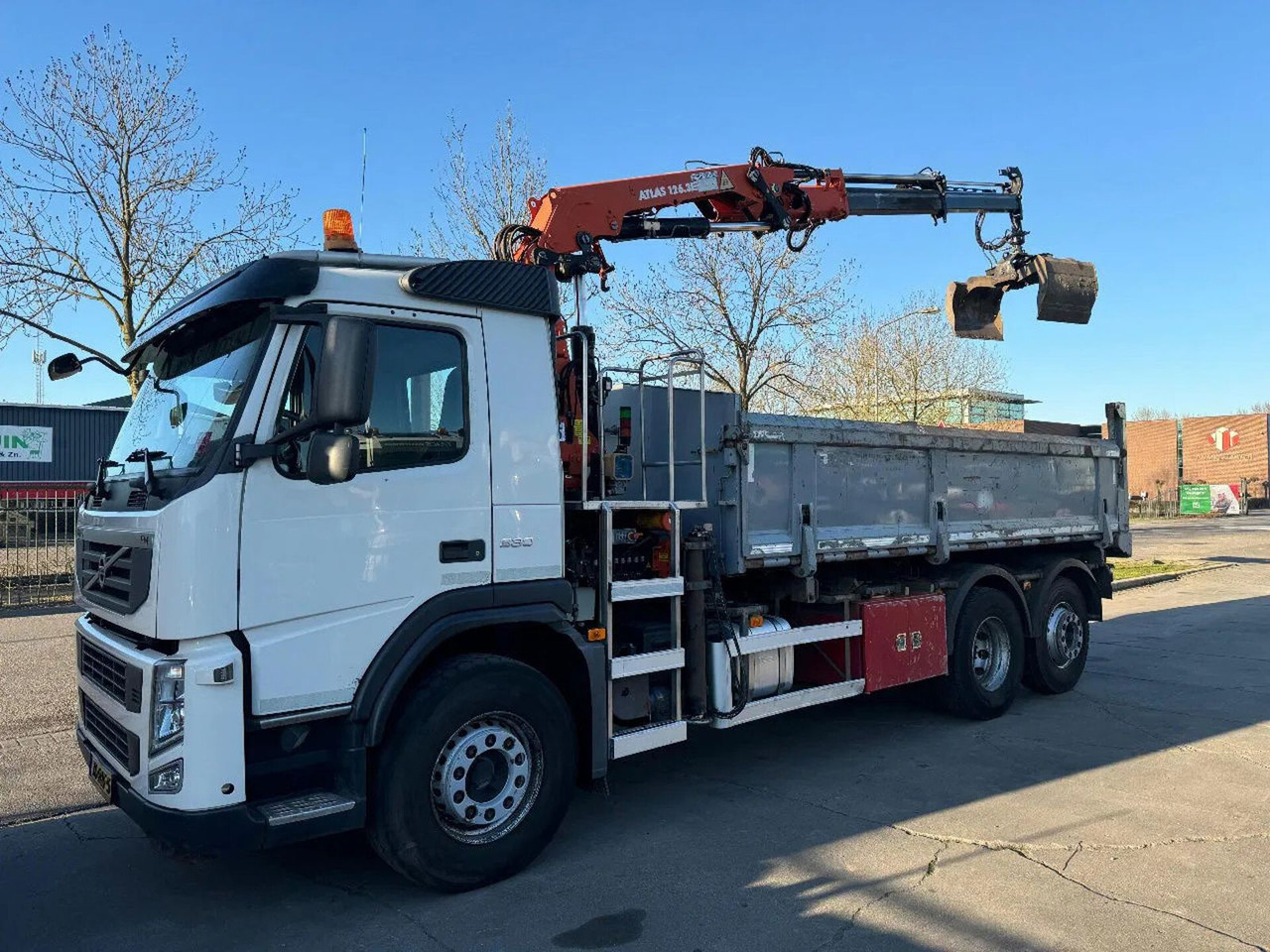 Volvo FM 330 6X2 - EURO 5 + ATLAS 126.3E A2 + REMOTE + - Lastbil med kran: billede 1 Volvo FM 330 6X2 - EURO 5 + ATLAS 126.3E A2 + REMOTE + - Lastbil med kran: billede 1