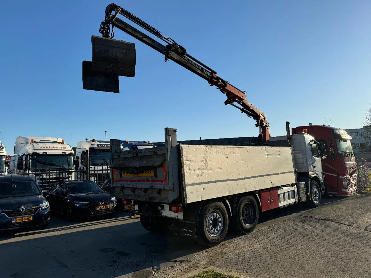 Volvo FM 330 6X2 - EURO 5 + ATLAS 126.3E A2 + REMOTE + - Tipvogn lastbil, Lastbil med kran: billede 5 Volvo FM 330 6X2 - EURO 5 + ATLAS 126.3E A2 + REMOTE + - Tipvogn lastbil, Lastbil med kran: billede 5