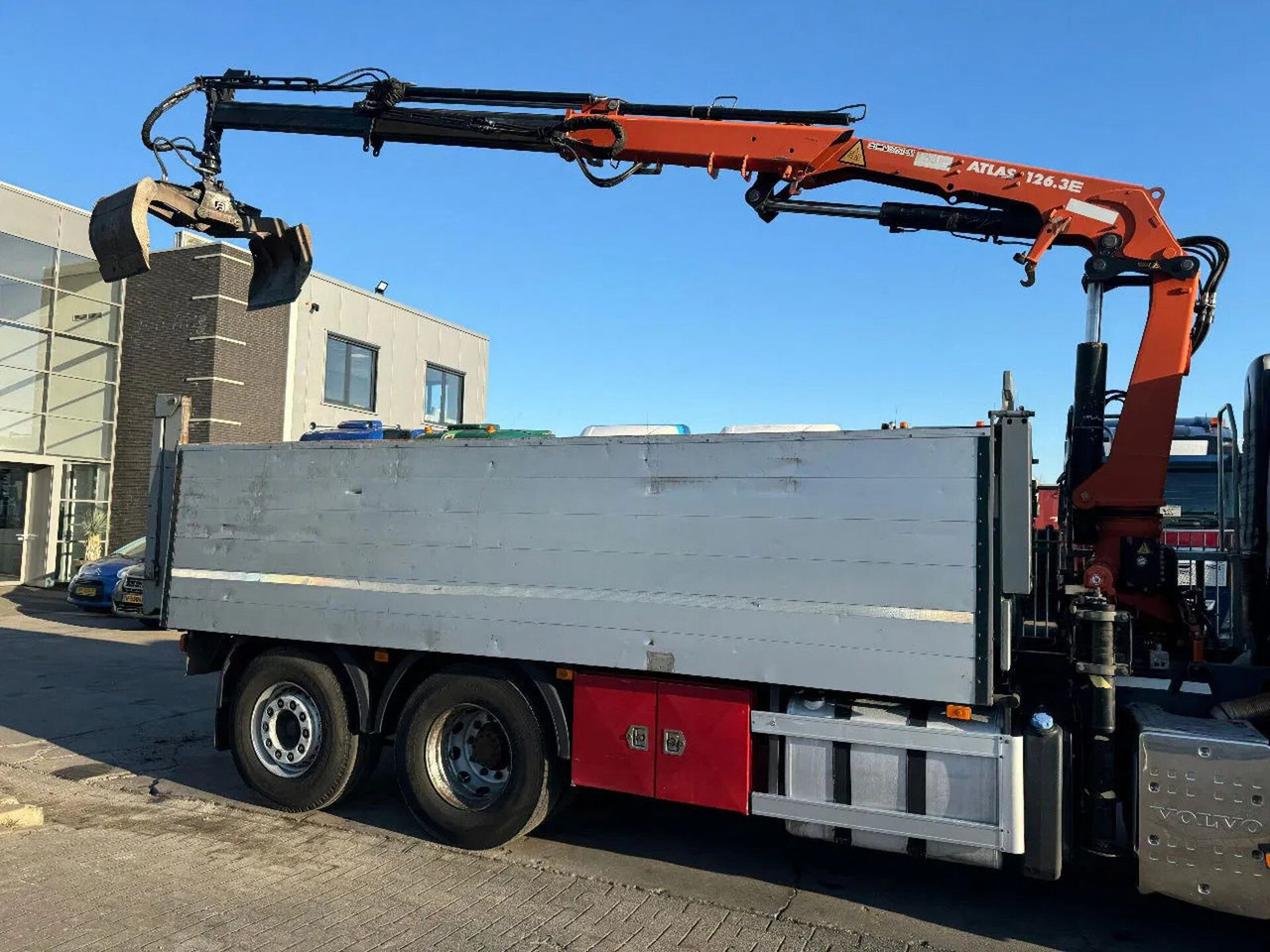 Volvo FM 330 6X2 - EURO 5 + ATLAS 126.3E A2 + REMOTE + - Lastbil med kran: billede 3 Volvo FM 330 6X2 - EURO 5 + ATLAS 126.3E A2 + REMOTE + - Lastbil med kran: billede 3