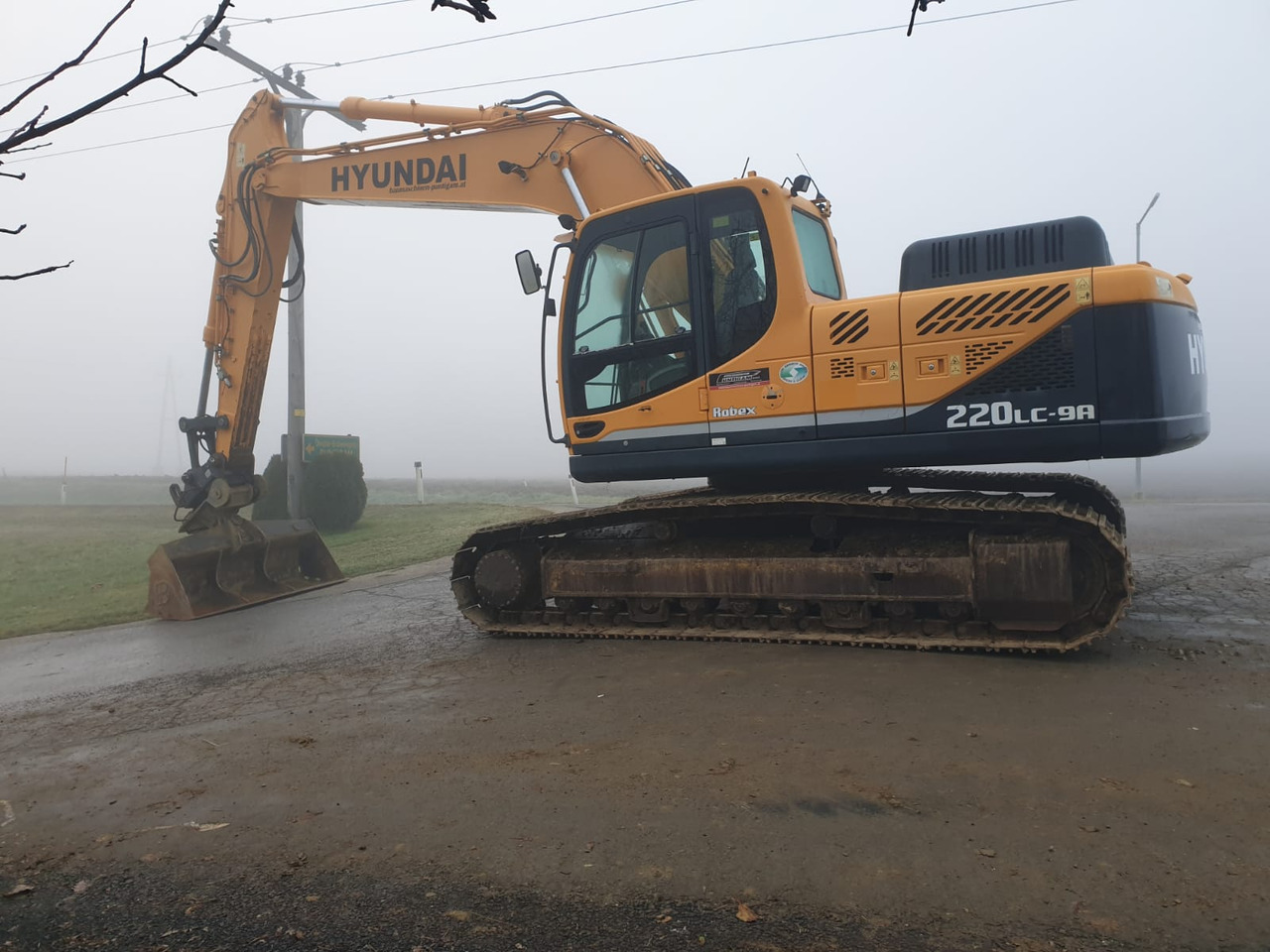 Hyundai R 220 LC-9A - Bæltegravemaskine: billede 1 Hyundai R 220 LC-9A - Bæltegravemaskine: billede 1