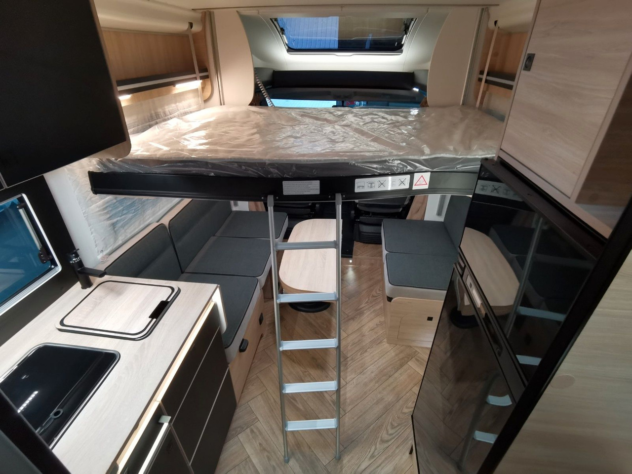 Delintegreret autocamper Chausson 650 ETAPE - LINE / 140PS / HUBBETT & RAUMBAD: billede 15