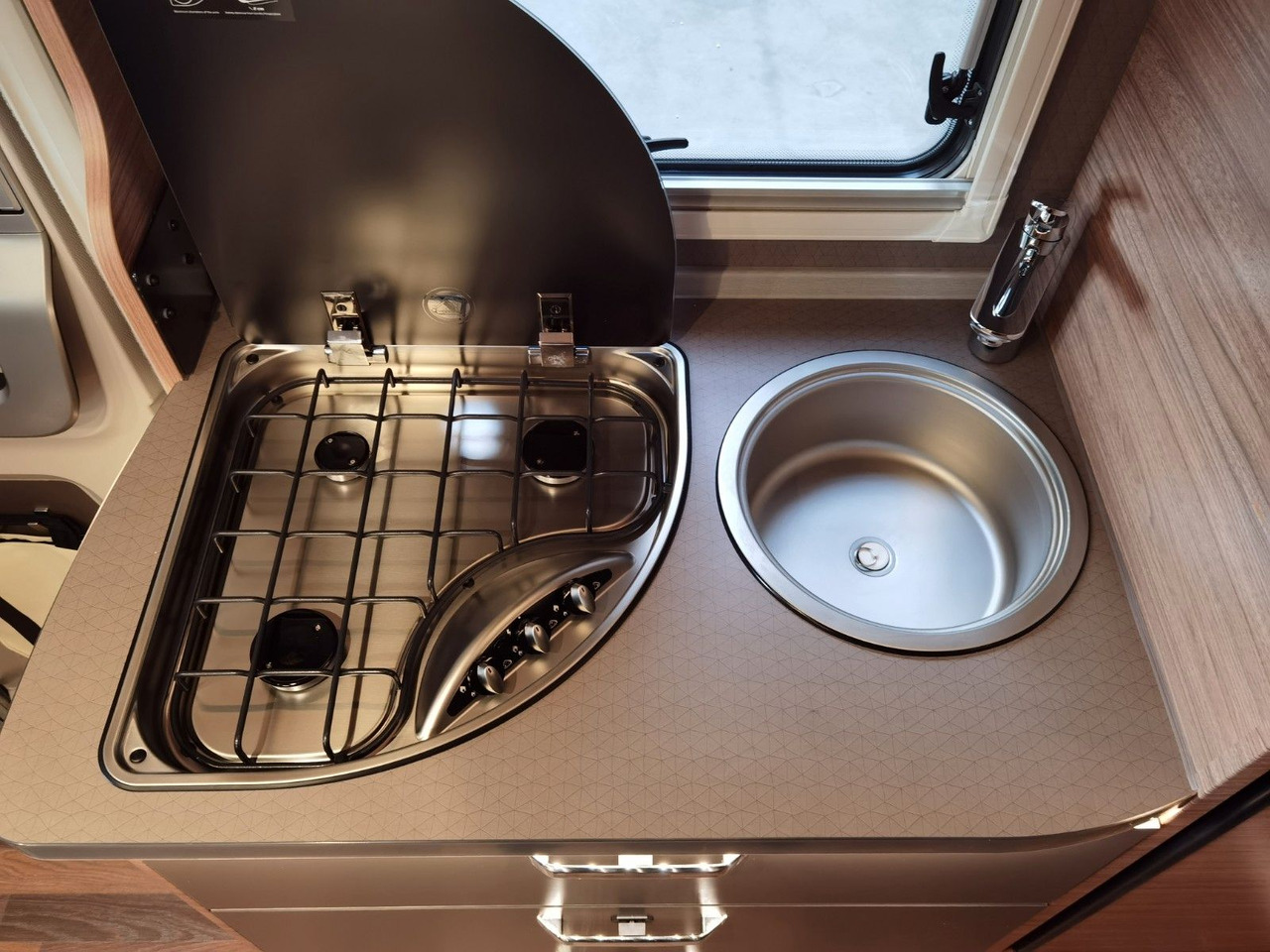 Delintegreret autocamper Weinsberg CARACOMPACT SUITE 640 MEG PEPPER / - MODELL 2025: billede 15