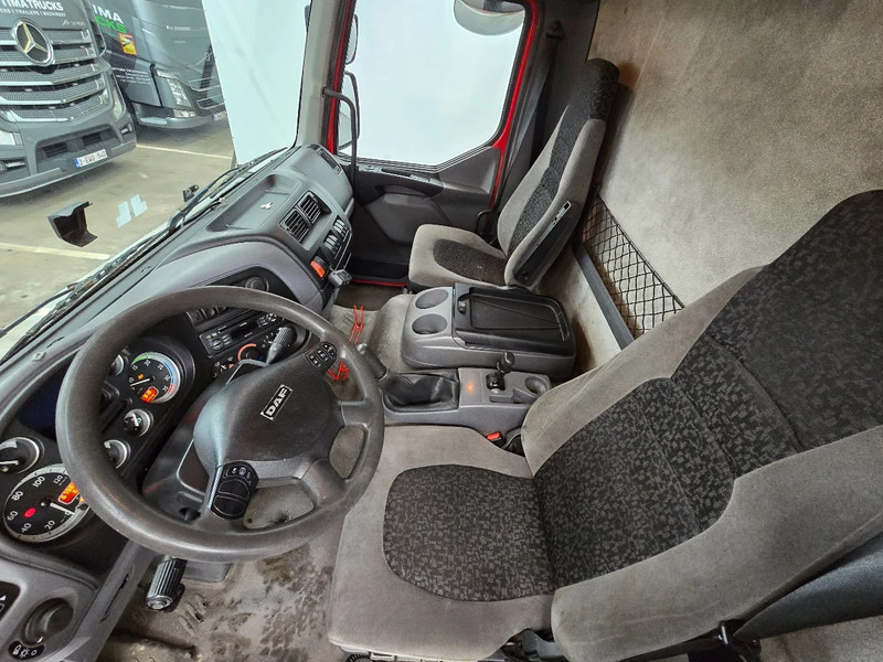 Lastbil med presenning DAF LF 45 220 / EURO 5 / AIRCO / MANUEL / DHOLLANDIA 2000kg: billede 9