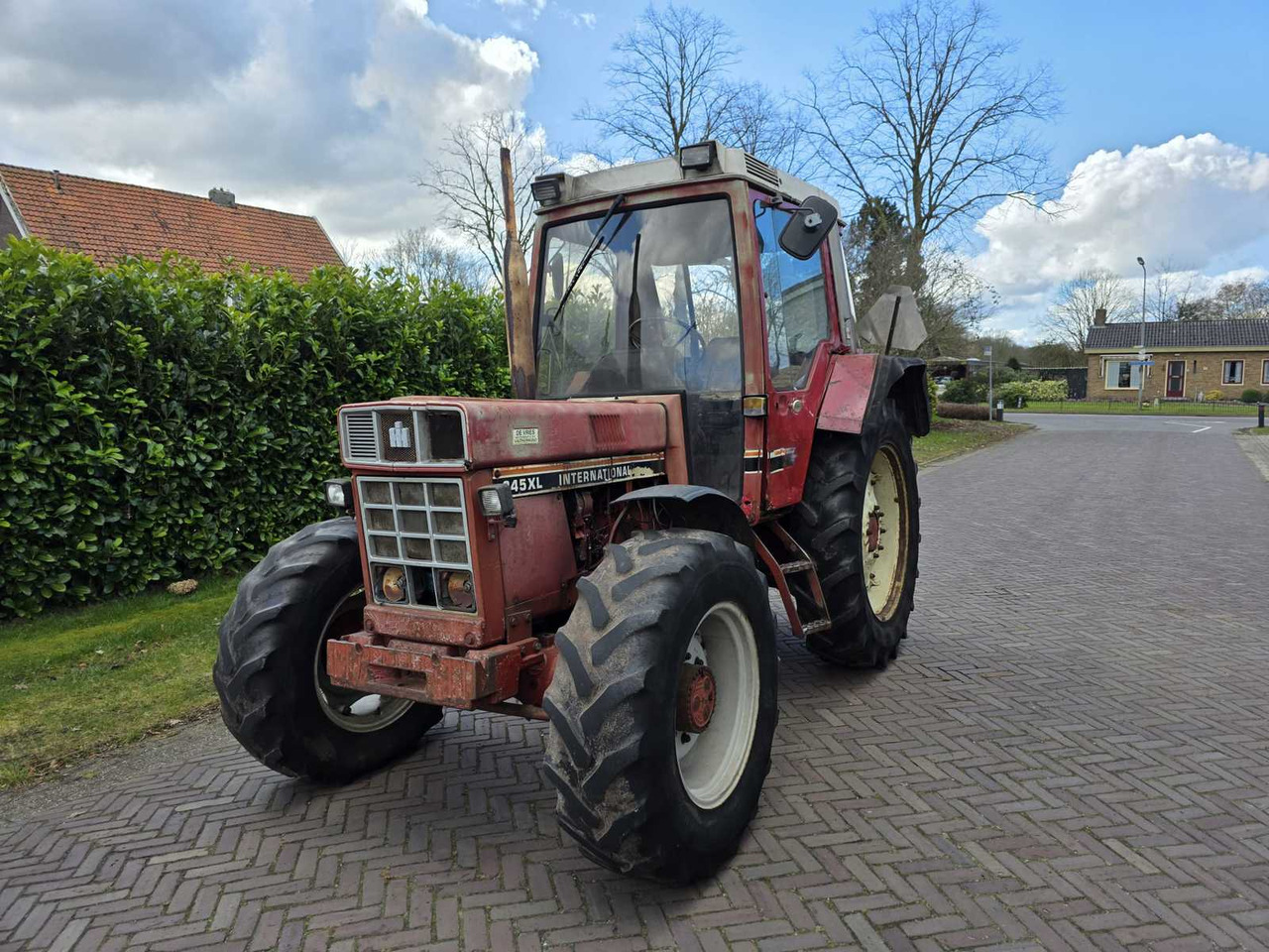 International 845 XL - Traktor: billede 1 International 845 XL - Traktor: billede 1