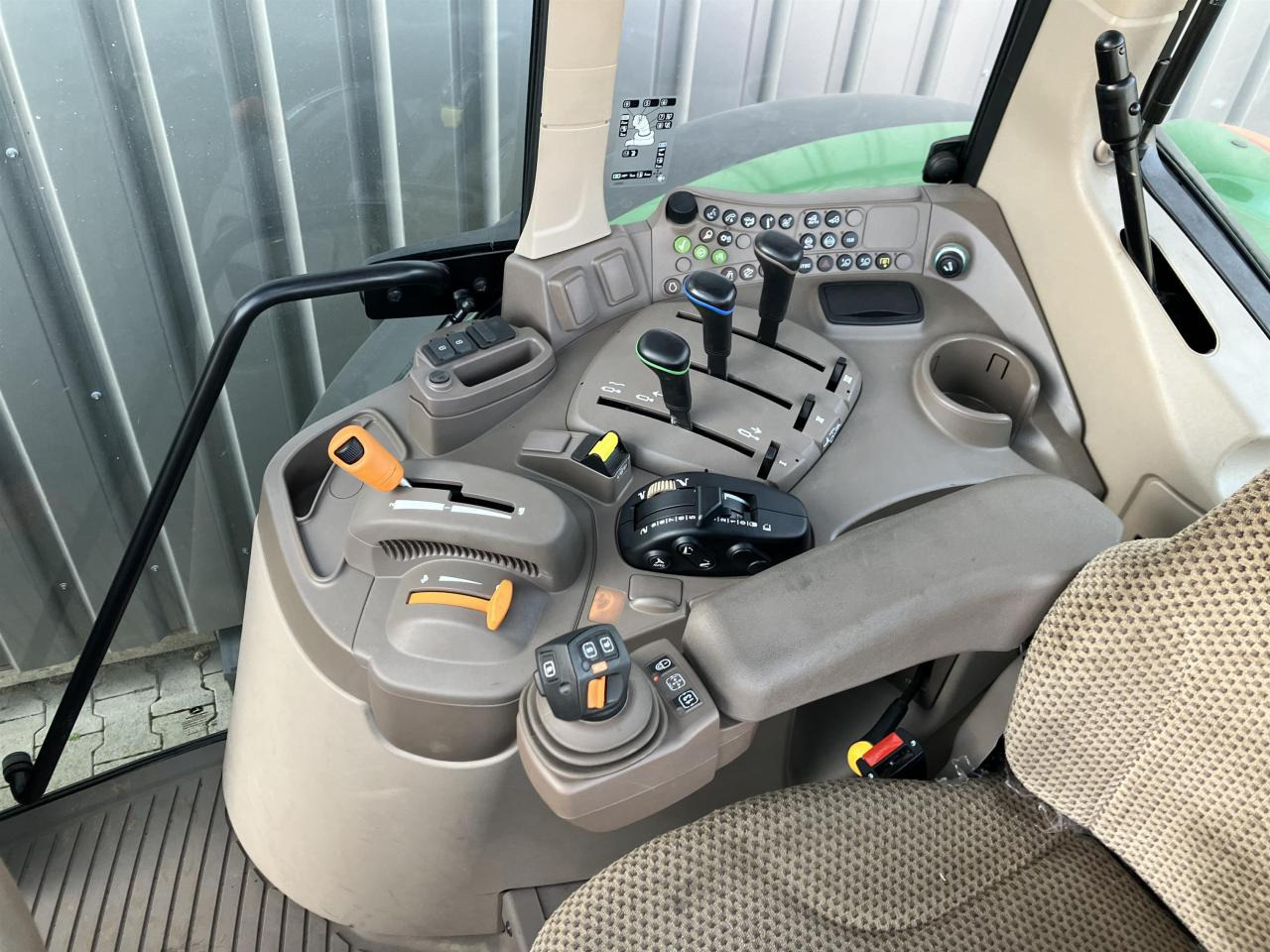 John Deere 6100M - Traktor: billede 2 John Deere 6100M - Traktor: billede 2