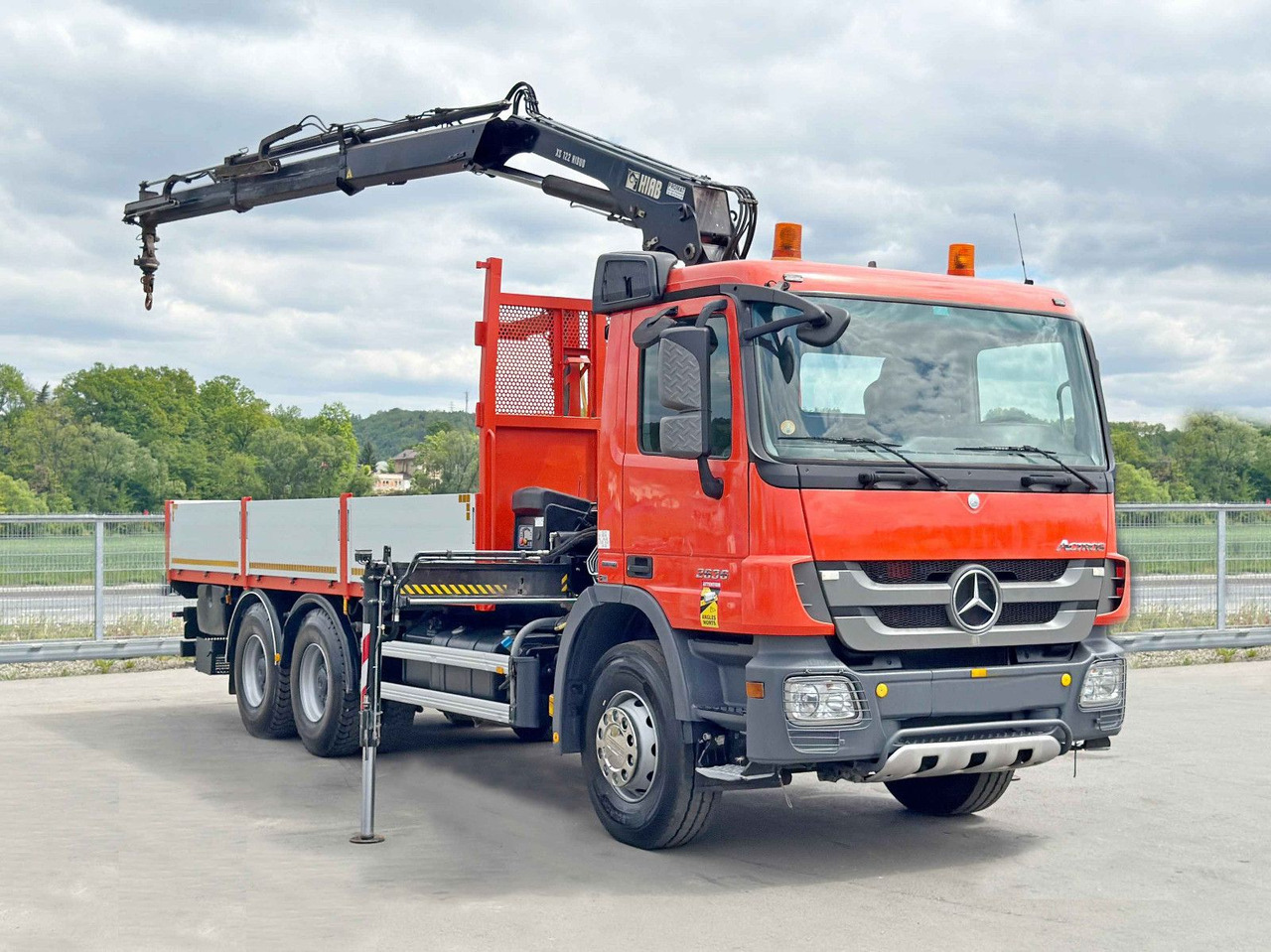 Mercedes-Benz ACTROS 2636*HIAB 122 BS-2 HIDUO + FUNK/6x4 * TOP - Lastbil med kran: billede 2 Mercedes-Benz ACTROS 2636*HIAB 122 BS-2 HIDUO + FUNK/6x4 * TOP - Lastbil med kran: billede 2