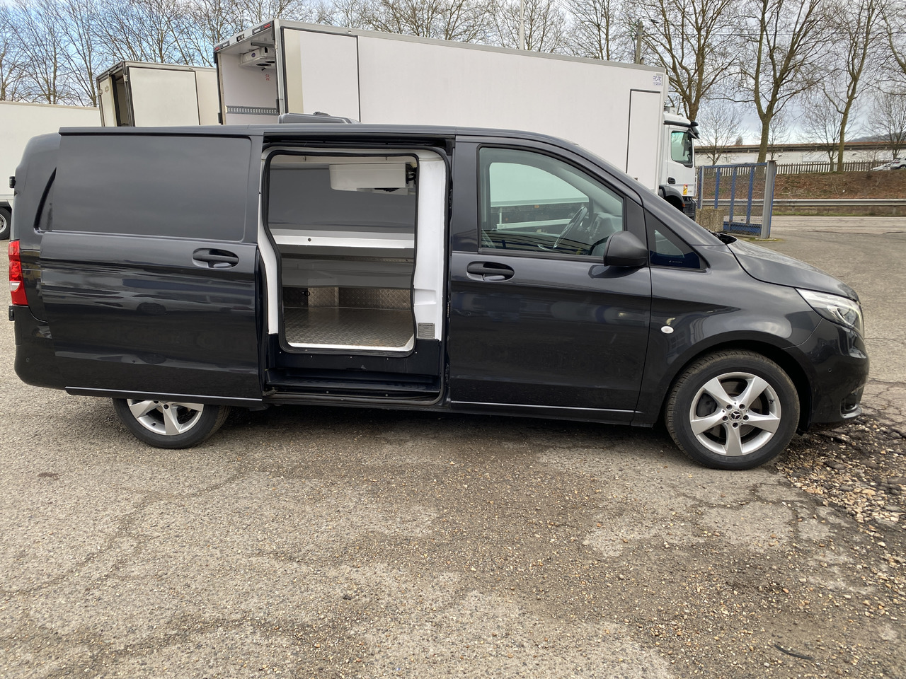 Mercedes Benz Vito Frigo étagère porte latérale - Varebil: billede 4 Mercedes Benz Vito Frigo étagère porte latérale - Varebil: billede 4