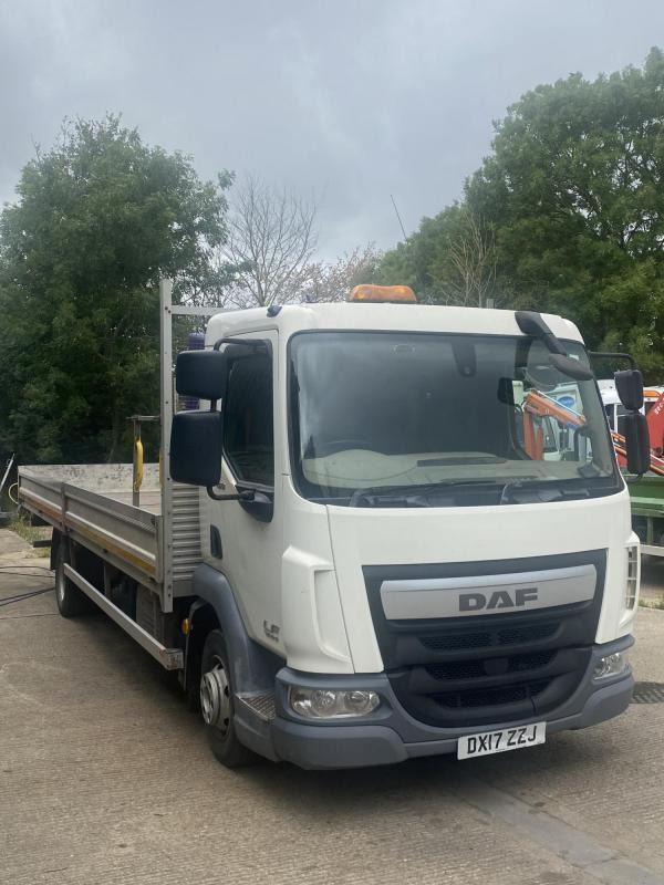 DAF LF45-150 Euro 6 - Lastbil med lad: billede 1 DAF LF45-150 Euro 6 - Lastbil med lad: billede 1
