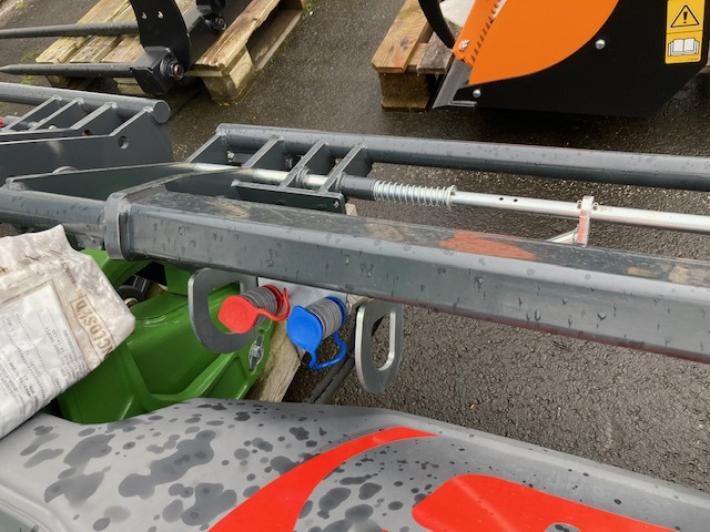 Stoll Frontlader Profil. FZ 46-33.1 - Frontlæsser til traktor: billede 2 Stoll Frontlader Profil. FZ 46-33.1 - Frontlæsser til traktor: billede 2