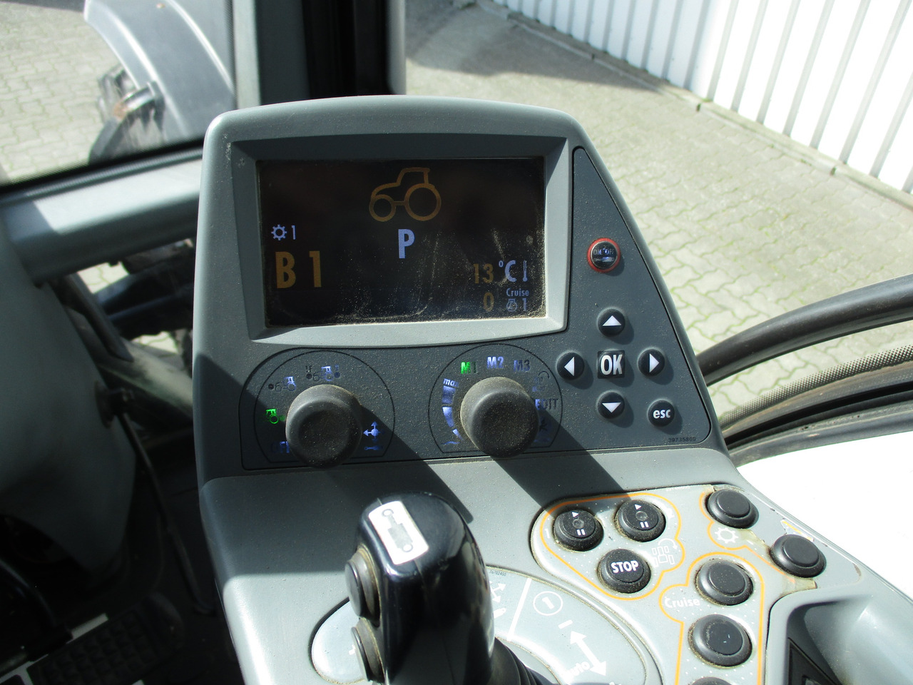 Valtra T 213 - Traktor: billede 4 Valtra T 213 - Traktor: billede 4