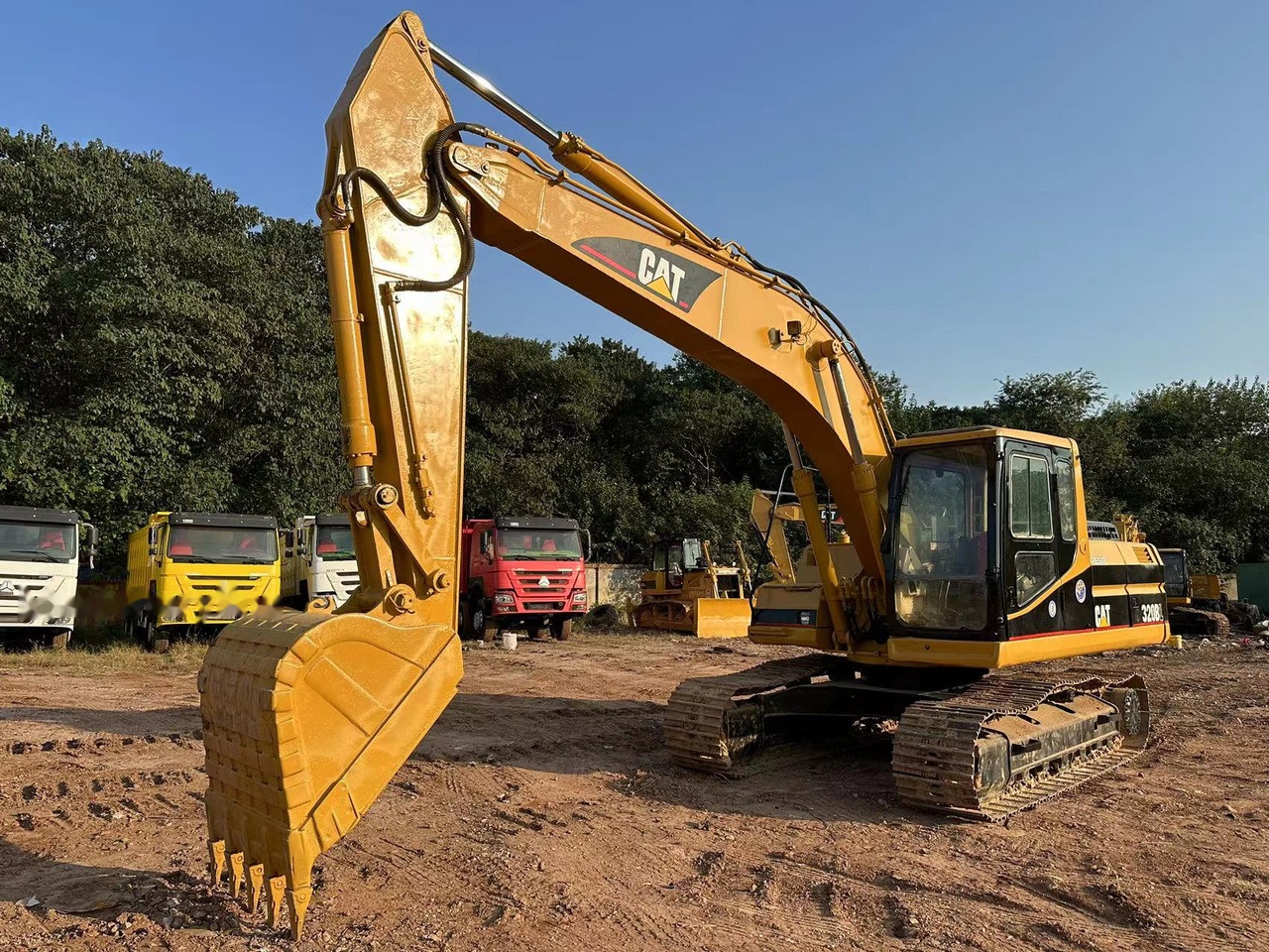 CATERPILLAR 320BL - Bæltegravemaskine: billede 3 CATERPILLAR 320BL - Bæltegravemaskine: billede 3