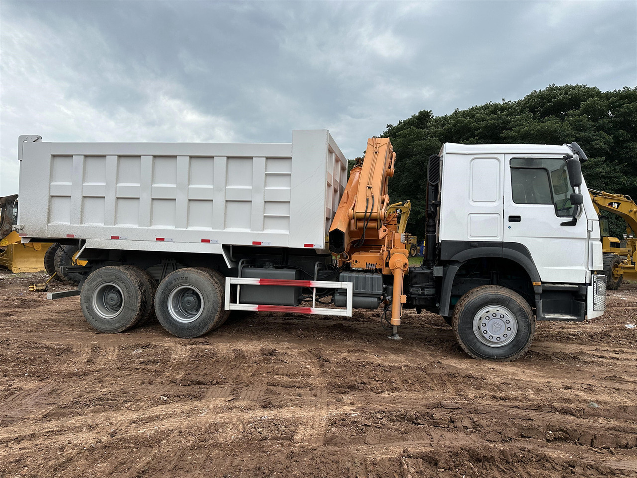 HOWO 371 Mounted Crane Dump truck - Lastbil med kran: billede 5 HOWO 371 Mounted Crane Dump truck - Lastbil med kran: billede 5