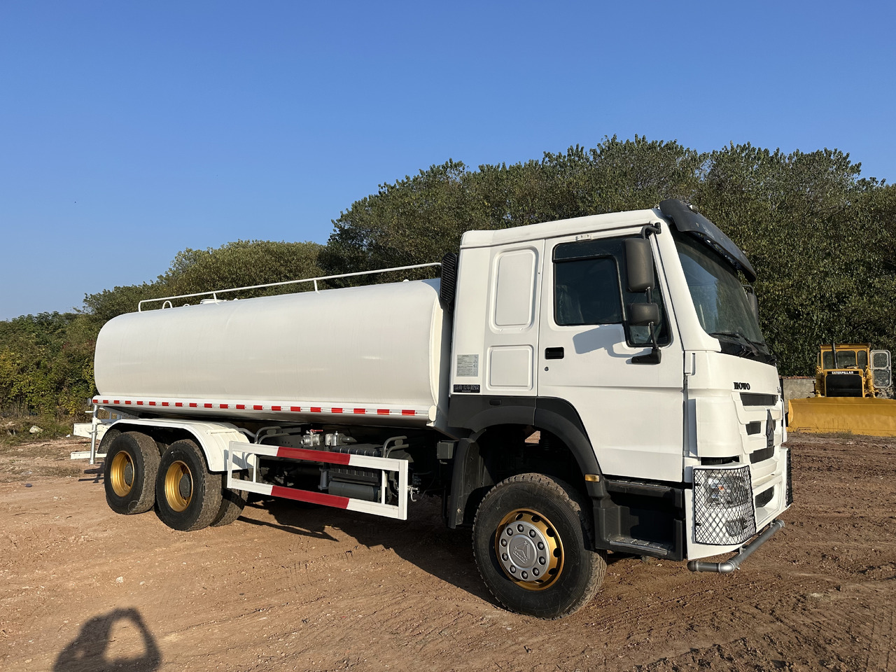 SINOTRUK HOWO 371 Water Tanker Truck - Tankbil: billede 1 SINOTRUK HOWO 371 Water Tanker Truck - Tankbil: billede 1
