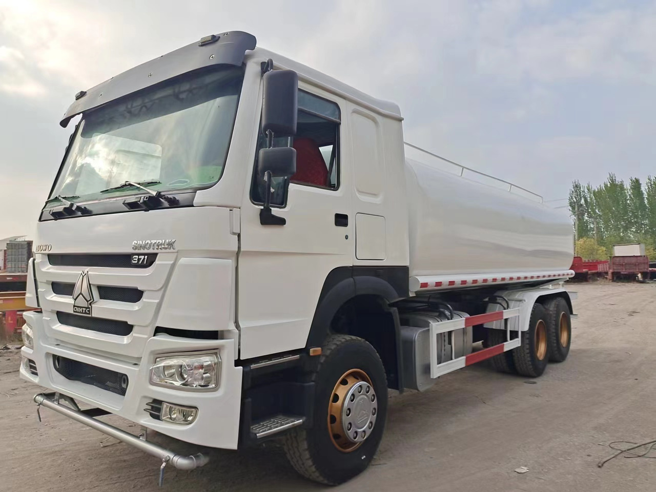 SINOTRUK HOWO 371 Water Tanker Truck - Tankbil: billede 1 SINOTRUK HOWO 371 Water Tanker Truck - Tankbil: billede 1