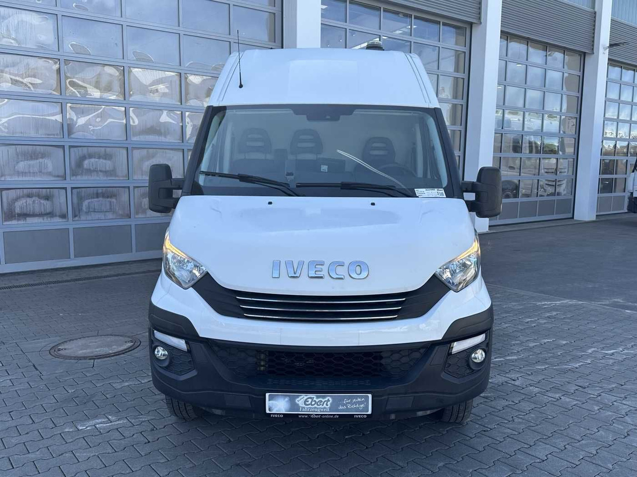 Iveco Daily 50C16 R4.100mm *AHK*Automatik*Ladekran* - Varevogn: billede 2 Iveco Daily 50C16 R4.100mm *AHK*Automatik*Ladekran* - Varevogn: billede 2
