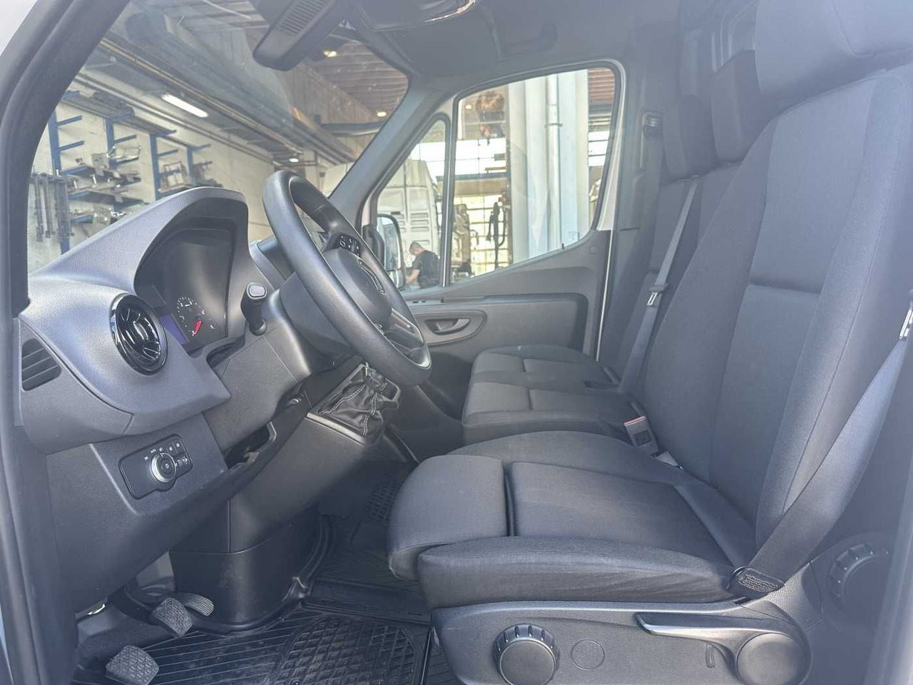 Varevogn Mercedes-Benz Sprinter 315 CDI 4325 Klima 360 SHZ MBUX Schwing: billede 7
