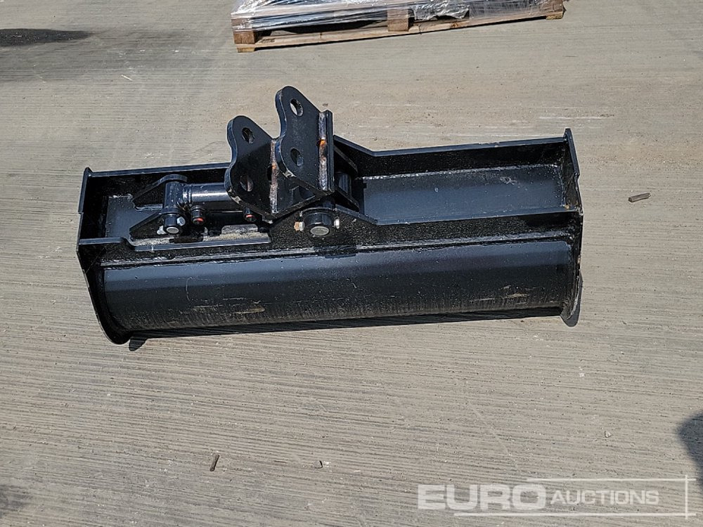 Captok 32" Hydraulic Tilting Bucket 25mm Pin to suit Mini Excavator - Skovl: billede 4 Captok 32" Hydraulic Tilting Bucket 25mm Pin to suit Mini Excavator - Skovl: billede 4