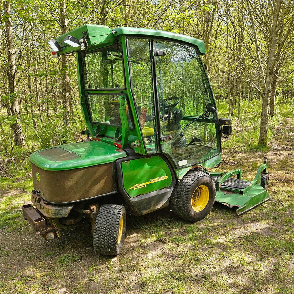 John Deere 1565 Series II 4WD - Plæneklipper: billede 4 John Deere 1565 Series II 4WD - Plæneklipper: billede 4