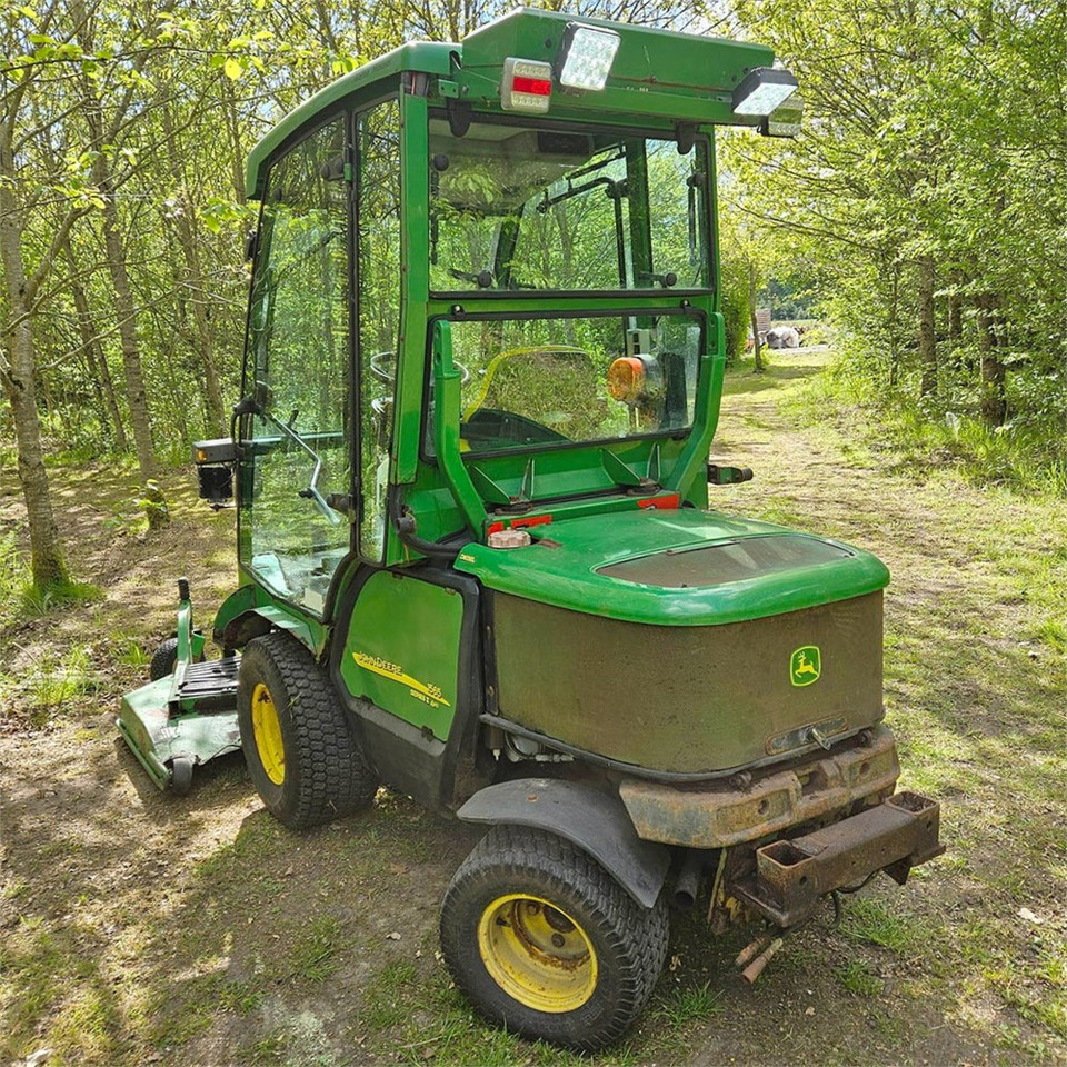 John Deere 1565 Series II 4WD - Plæneklipper: billede 3 John Deere 1565 Series II 4WD - Plæneklipper: billede 3