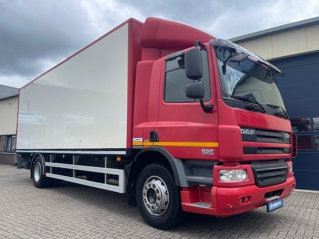 DAF FA CF65 DAF CF65.250 4X2 Euro 5 EEV Bakwagen - Year 2013 - Airco - Plywood laadbak + laadklep - Lastbil varevogn: billede 1 DAF FA CF65 DAF CF65.250 4X2 Euro 5 EEV Bakwagen - Year 2013 - Airco - Plywood laadbak + laadklep - Lastbil varevogn: billede 1
