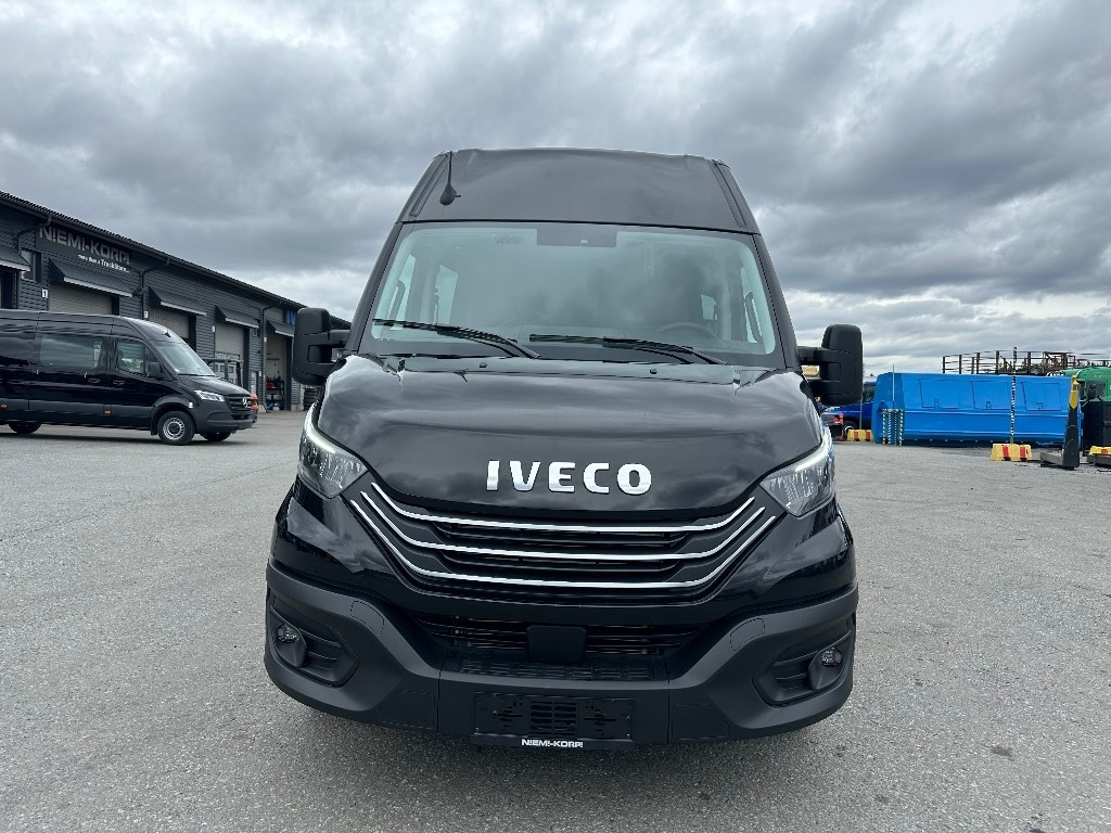 Iveco Daily 35S18A8 1+4hlö retkeilyauto - Varevogn: billede 2 Iveco Daily 35S18A8 1+4hlö retkeilyauto - Varevogn: billede 2