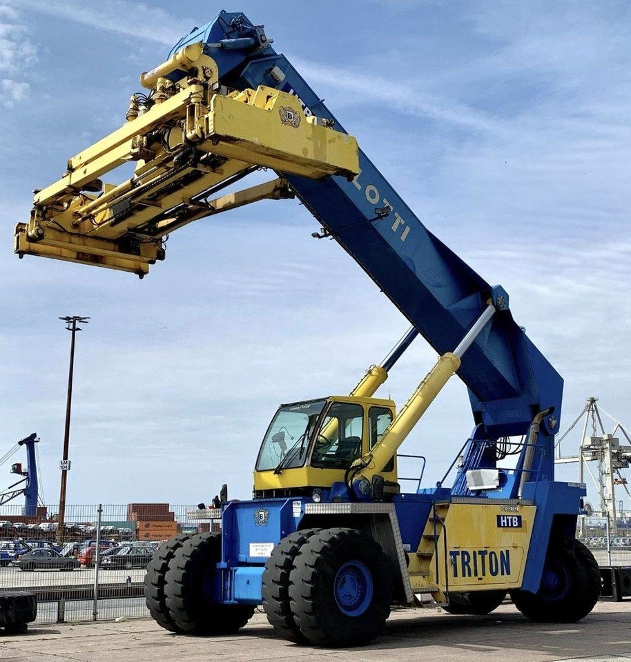 Belotti Triton 45.23 - Reach stacker: billede 1 Belotti Triton 45.23 - Reach stacker: billede 1