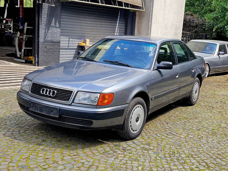 Audi 100 2.4D - Bil: billede 1 Audi 100 2.4D - Bil: billede 1