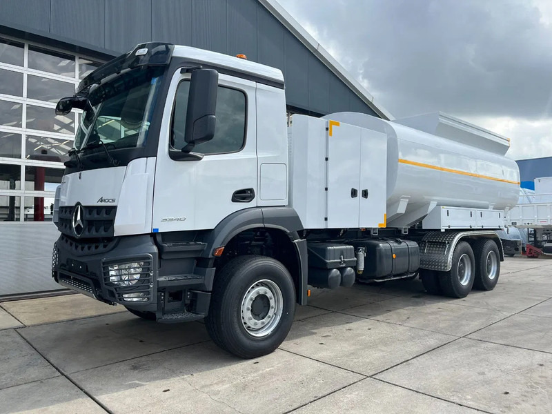 Mercedes-Benz Arocs 4040 6x6 Water Tank Truck - Tankbil: billede 1 Mercedes-Benz Arocs 4040 6x6 Water Tank Truck - Tankbil: billede 1